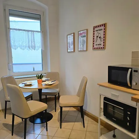 Urlaub-& Businesswohnung In 02 Apartment