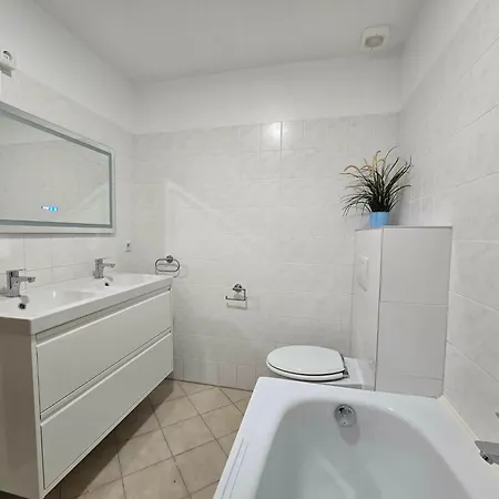 Urlaub-& Businesswohnung In 02 شقة دوبلن