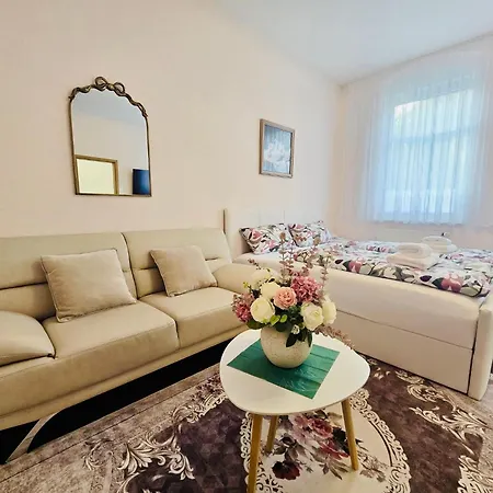 Urlaub-& Businesswohnung In 02