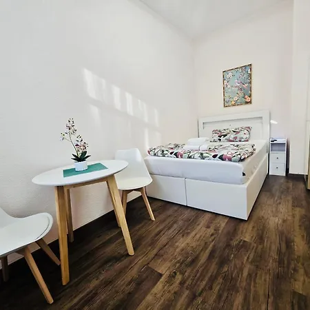 Urlaub-& Businesswohnung In 02 *